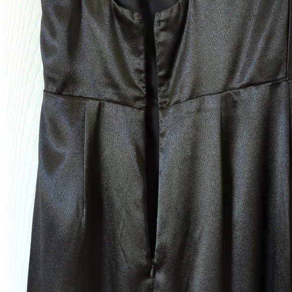 Lulu's On the Guest List Satin One-Shoulder Formal A-Line Maxi Dress Black Small - Picture 14 of 16